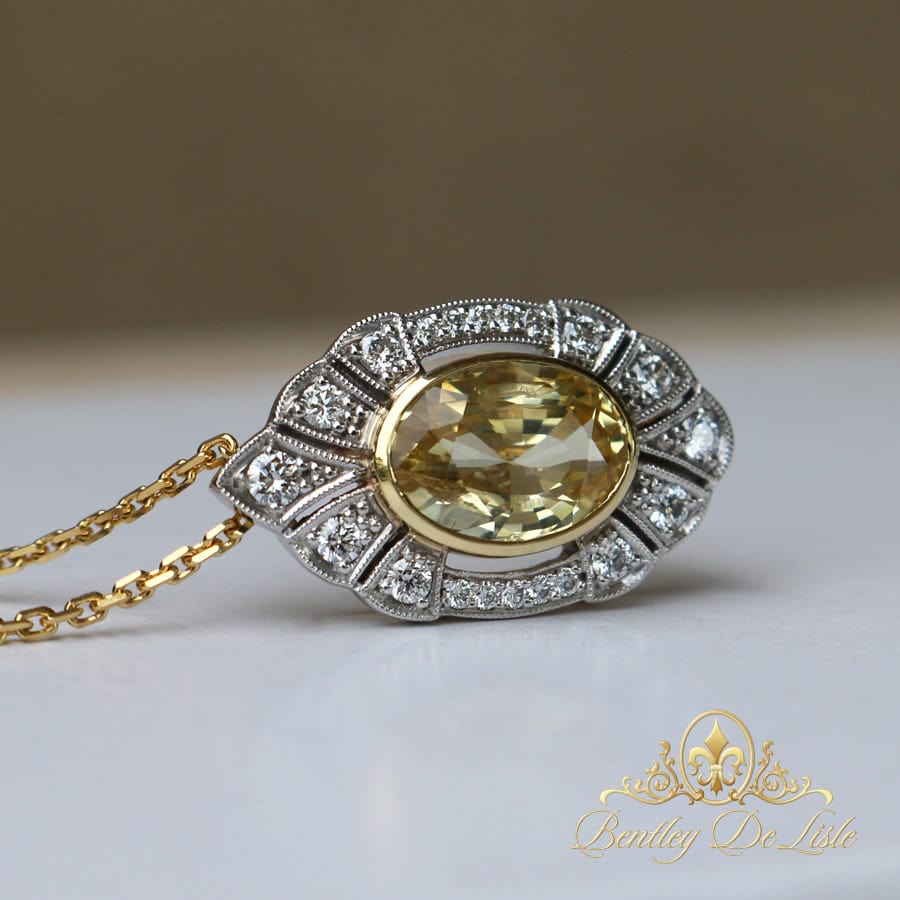 Llife STREAMLINE OVAL PENDANT
